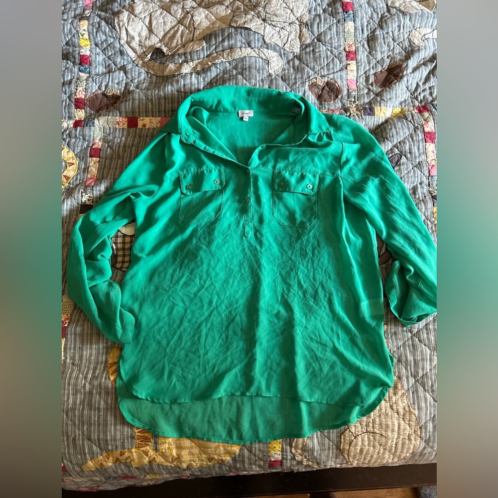 💥 5 for $15 Kismet Green Blouse